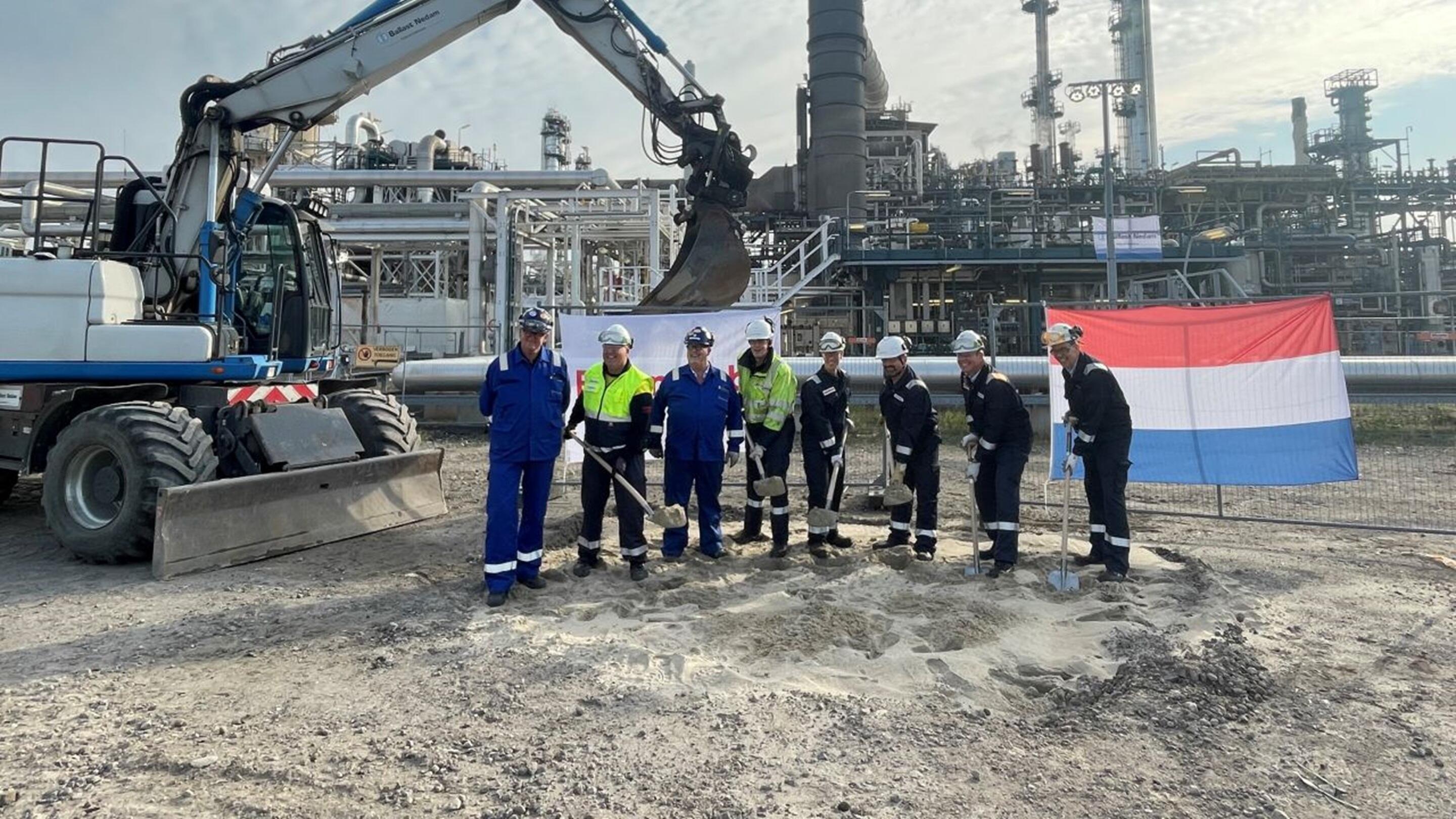 De officiële startceremonie op onze locatie in Rotterdam in oktober 2024 markeerde het begin van ons baanbrekende project met carbonaat-brandstofcellen.