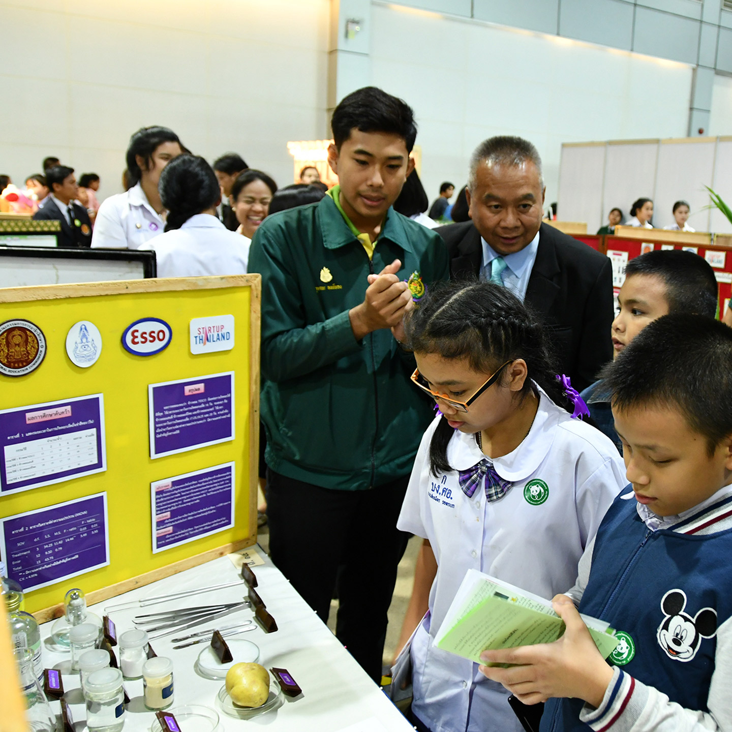 students at Thailand Vocational Science Project Contest