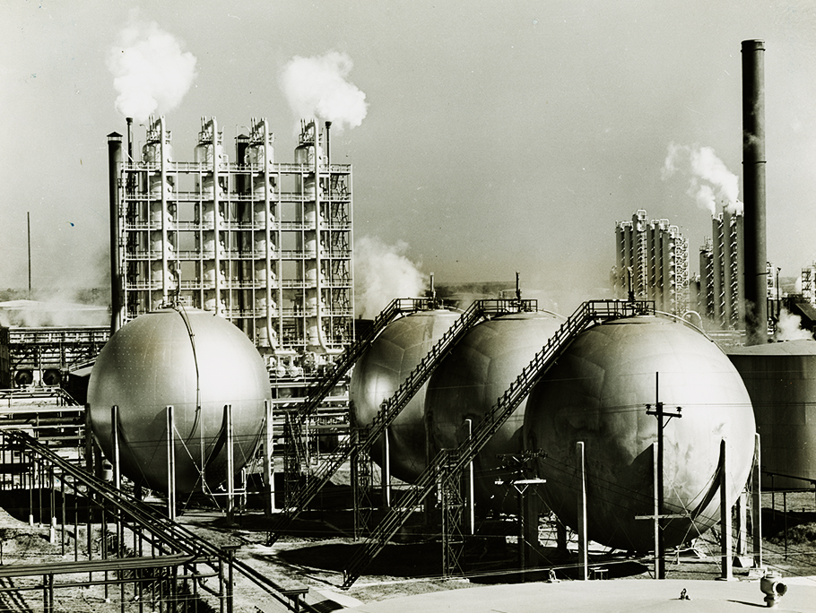 1938 commercial alkylate production facility