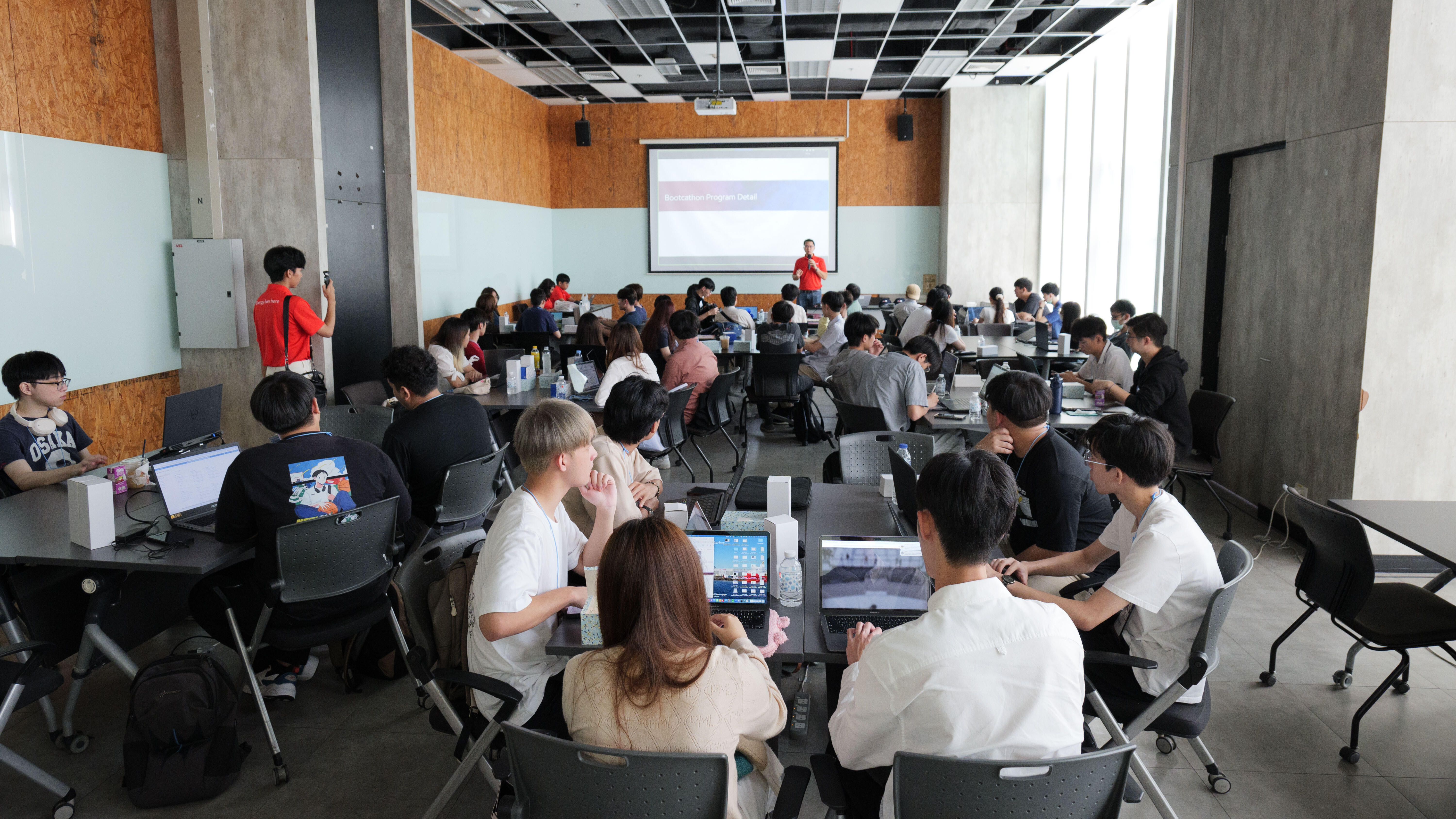 some Boot Camp participants engaging with ExxonMobil employees
