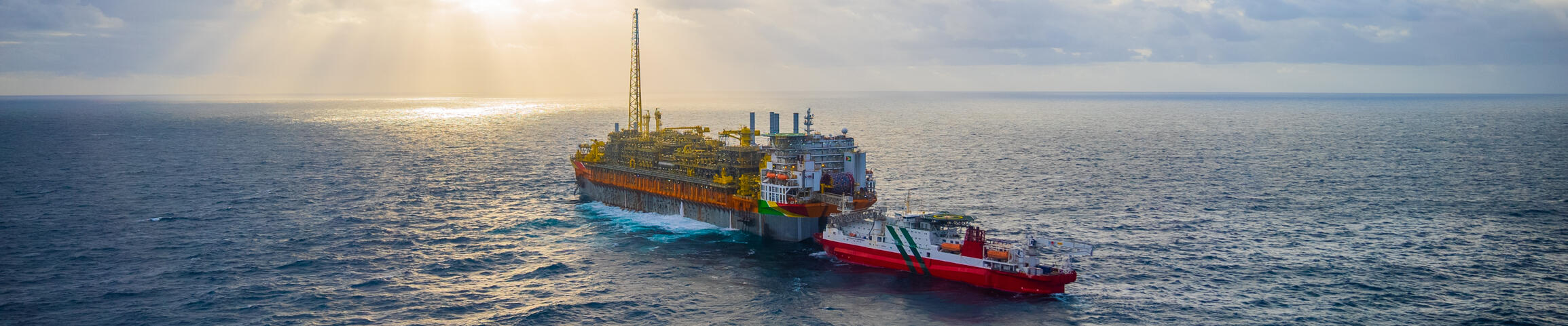 Floating Production Storage and Offloading (FPSO) vessel and transport ship