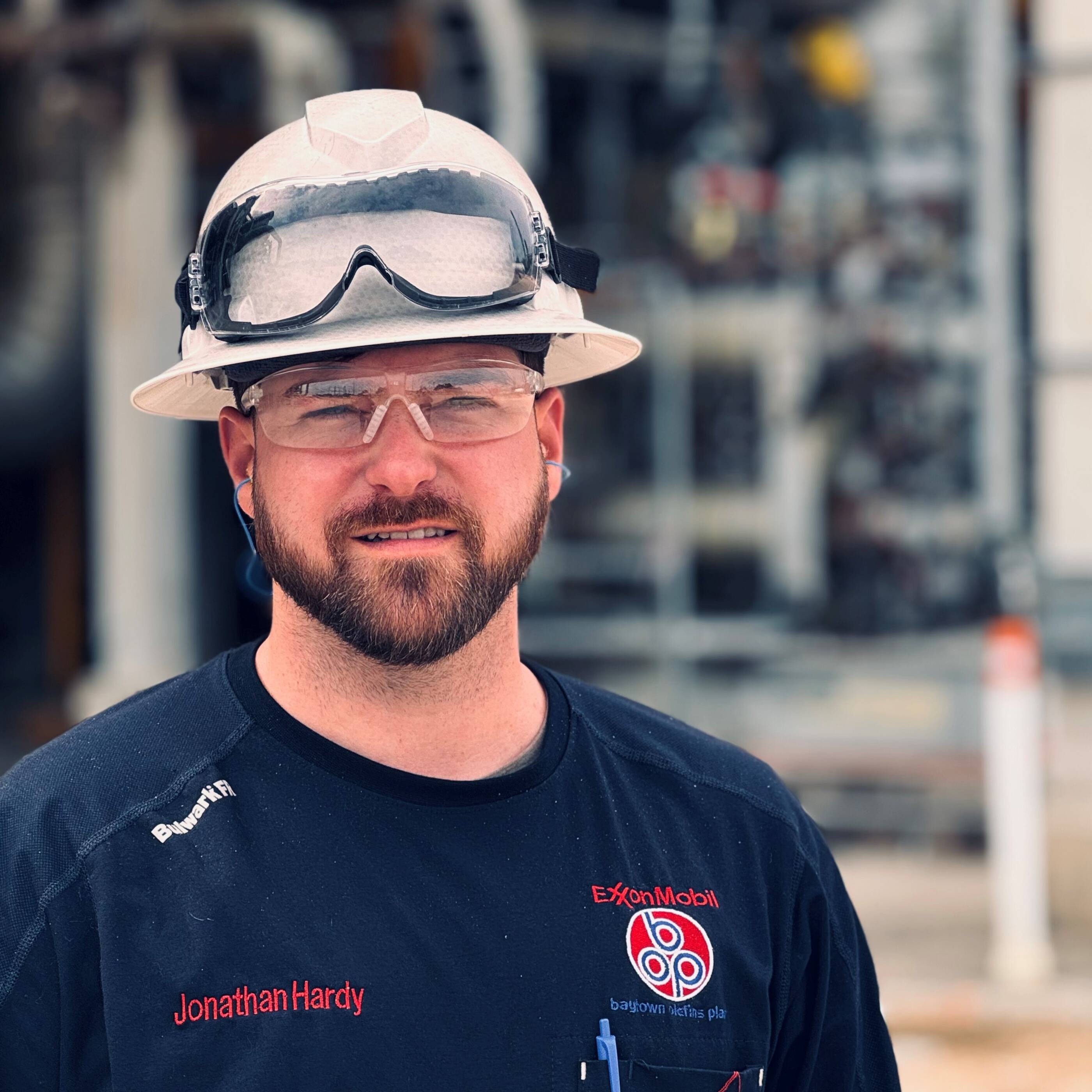 Headshot of Johnathan Hardy