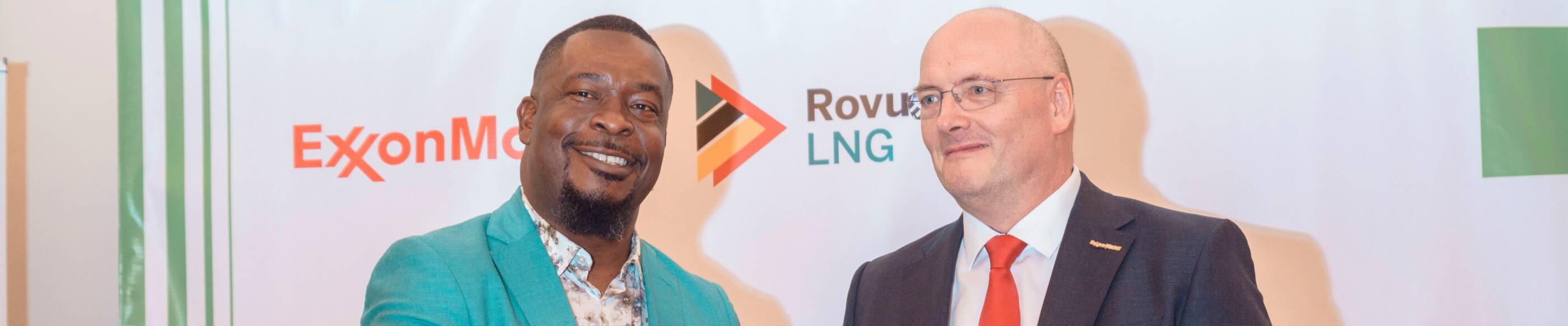Rovuma LNG project gentlemen shaking hands