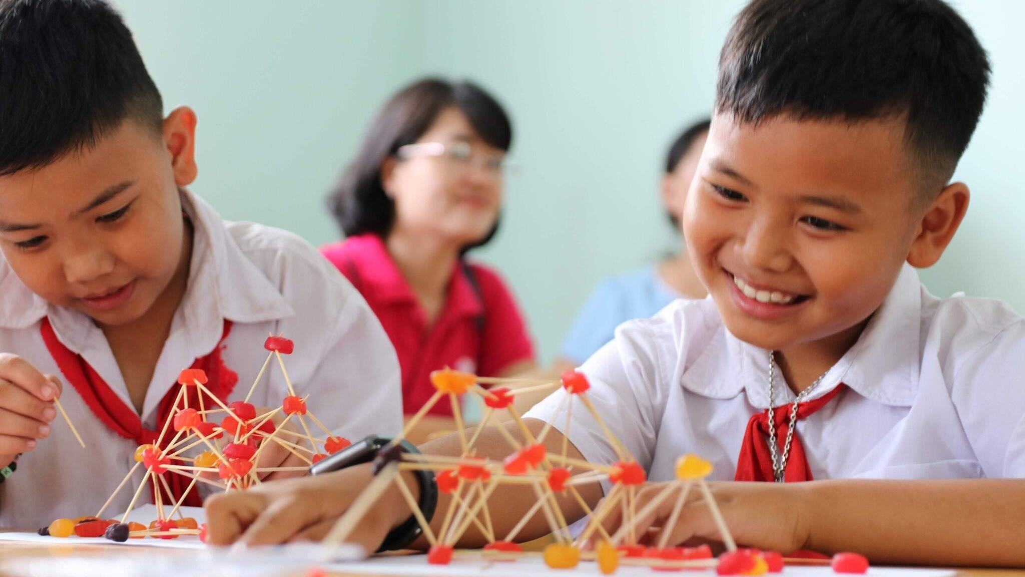 Teach For Vietnam Stem Education Program in Quang Nam Province showing kids learning