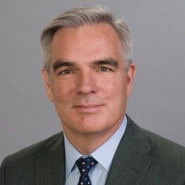 Headshot of Erik Oswald