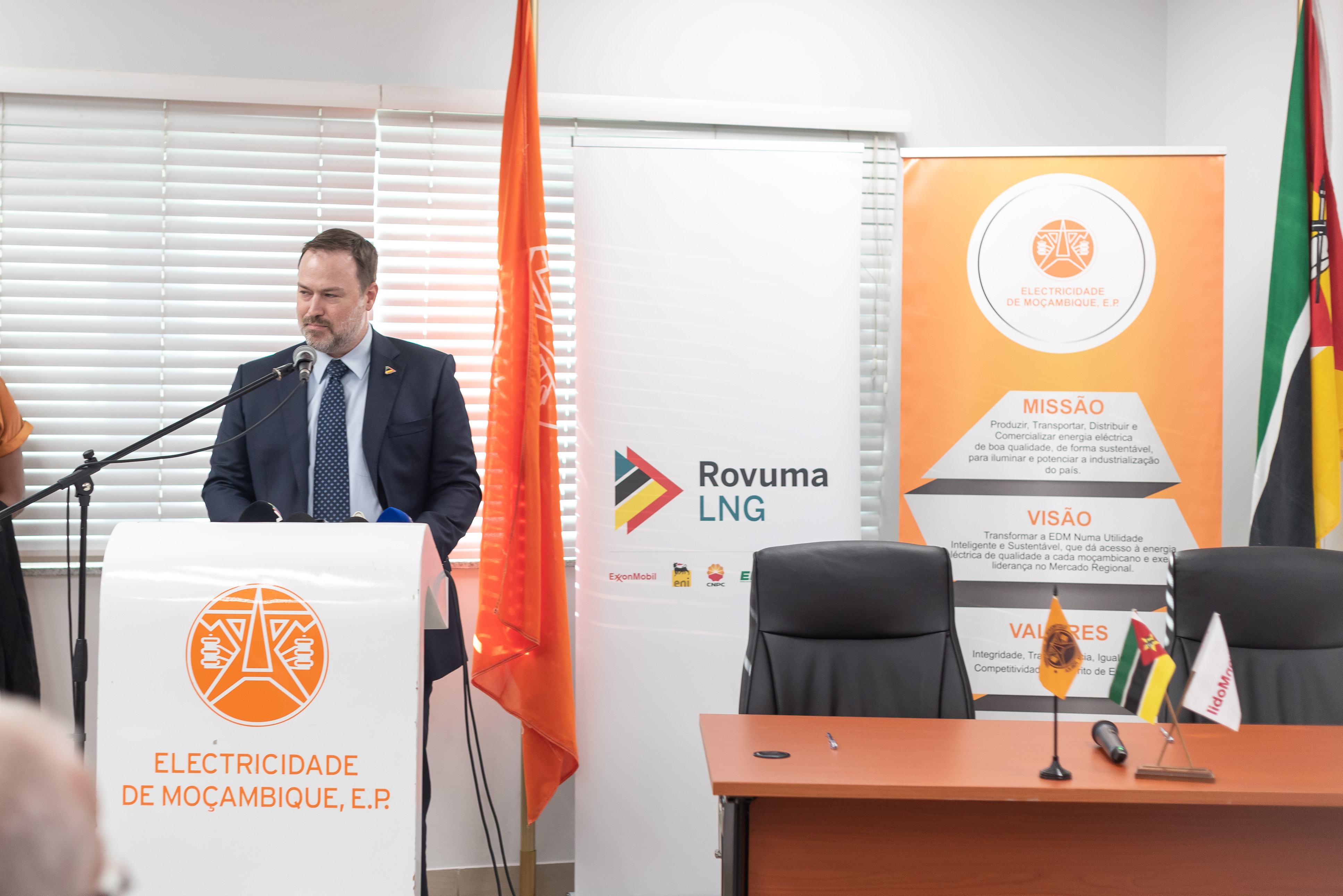 signing ceremony for the letter of intent for the rehabilitation of the electrical grid of Palma-Sede