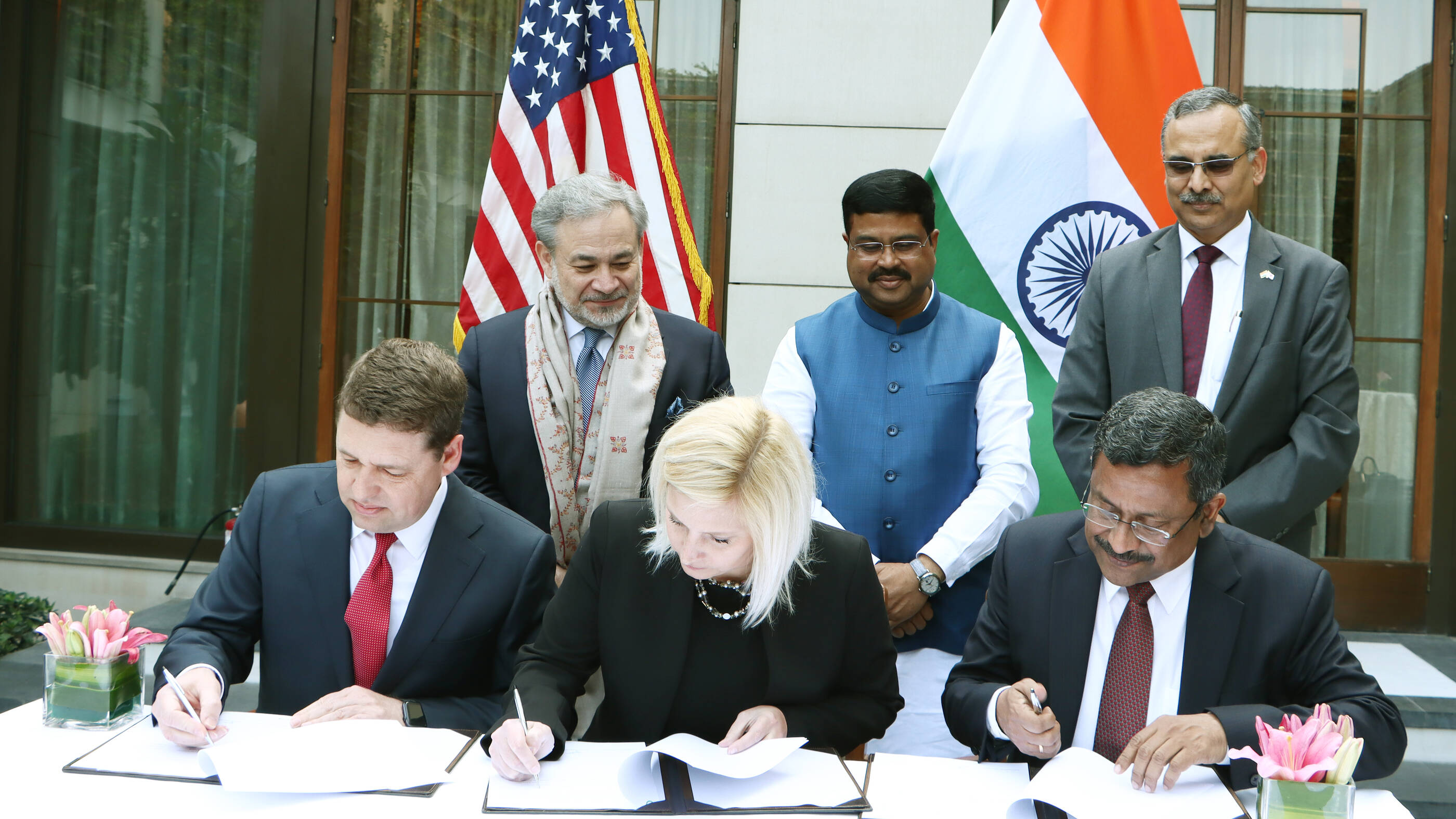 Seated (left to right): Alex Volkov, Chairman, ExxonMobil LNG Market Development Inc; Jillian Evanko, CEO, Chart Industries, Inc; GK Satish, Director (PBD), IndianOil
Standing (left to right): US Energy Secretary Dan Brouillette, Indias Minister of Petroleum and Gas Dharmendra Pradhan and IndianOil Chairman Sanjiv Singh